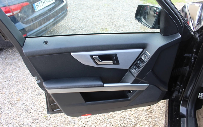 Mercedes-Benz GLK cena 57900 przebieg: 260435, rok produkcji 2012 z Dębno małe 562